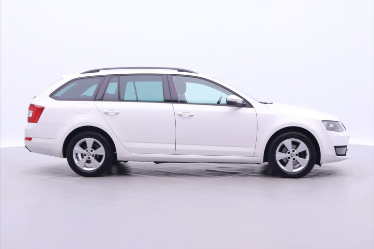 Škoda Octavia 1,6 TDI 77kW DSG Elegance CZ