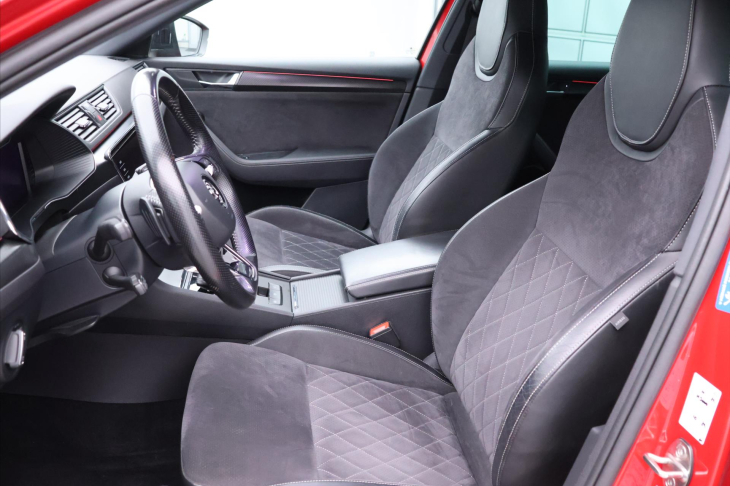 Škoda Superb 2,0 TDI DSG Sportline LED DPH