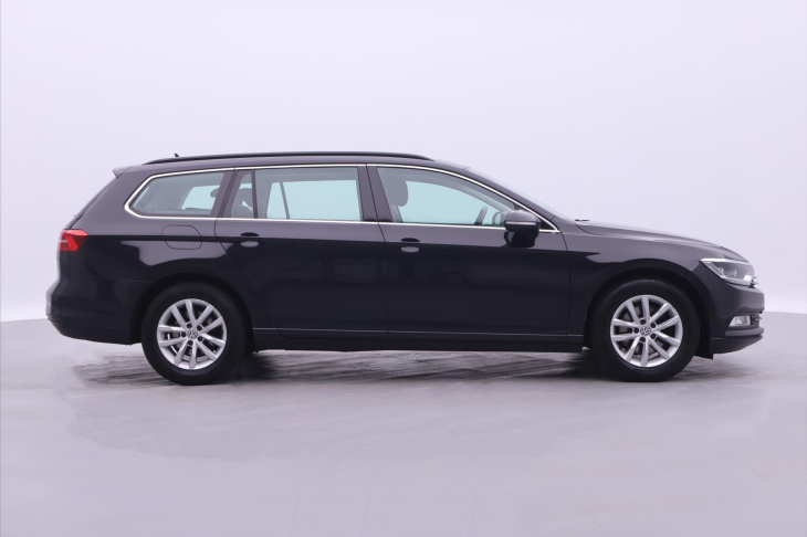 Volkswagen Passat 1,6 TDI Highline Aut klima LED