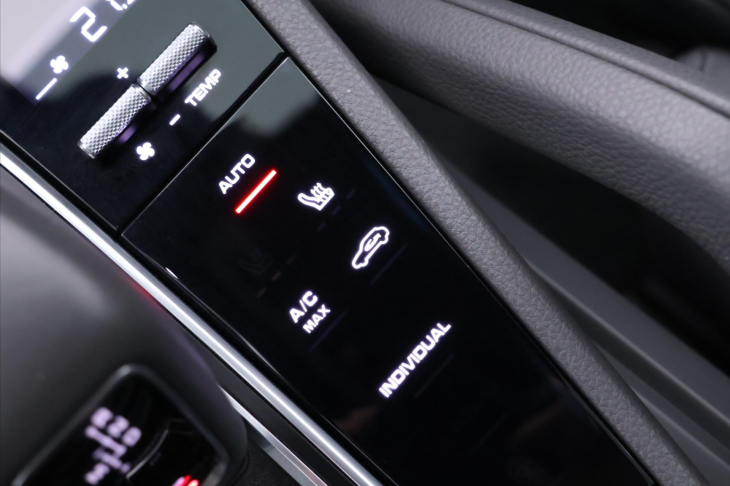 Porsche Cayenne 3,0 250kW 4x4 DPH ALU