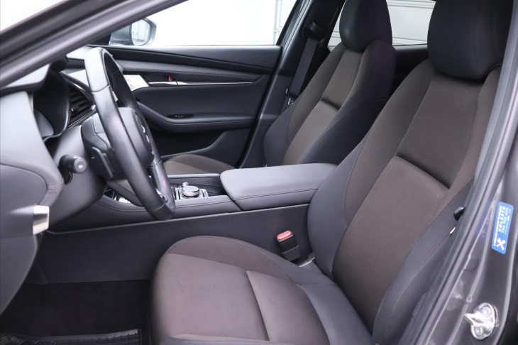 Mazda 3 2,0 e-Skyactiv Aut CZ 1.Maj DPH