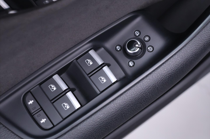 Audi Q7 3,0 TDI S-line 7-Míst CZ DPH