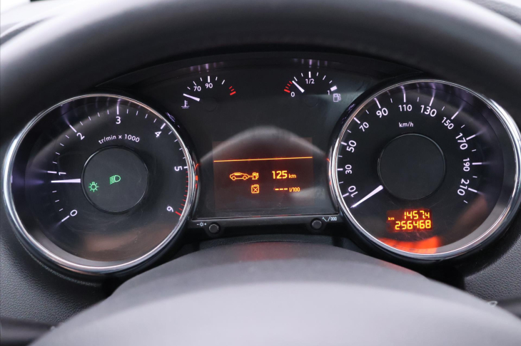 Peugeot 5008 2,0 HDI 110kW CZ Panorama