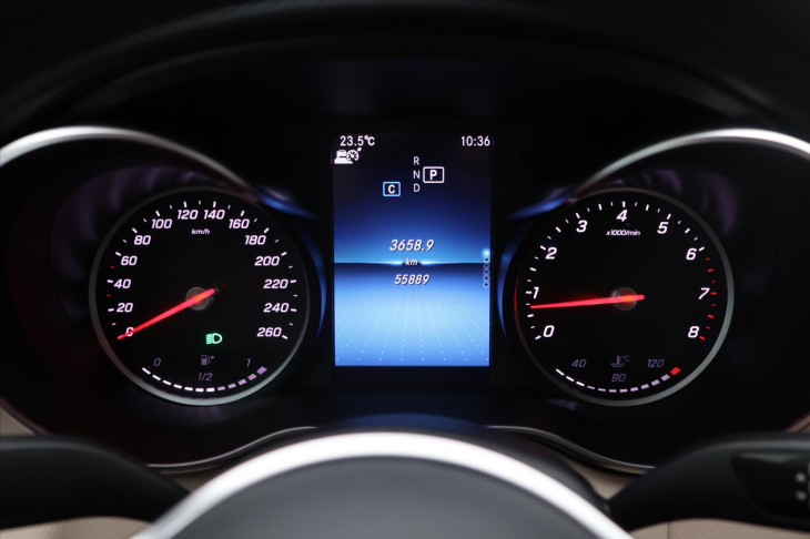 Mercedes-Benz Třídy C 2,0 C300 190kW CZ AMG paket