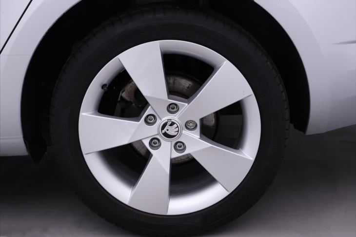 Škoda Octavia 1,4 103 kW AUT Elegance CZ