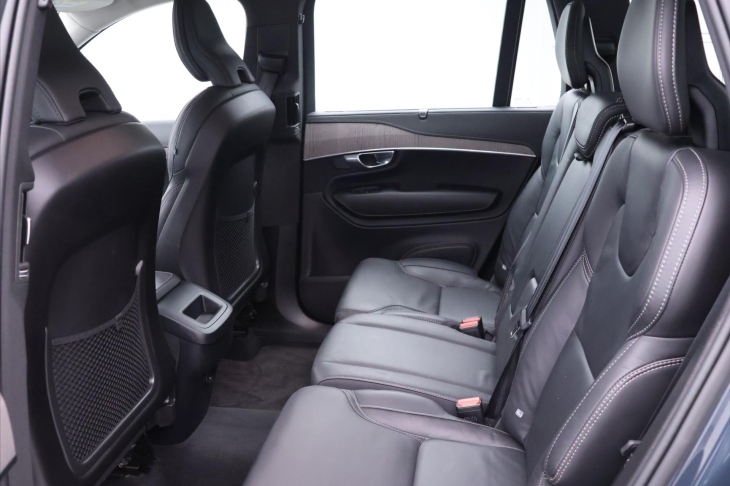 Volvo XC90 2,0 B5 AWD 173kW 1.Maj DPH CZ