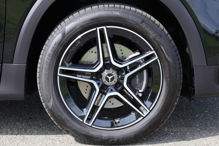 Mercedes-Benz GLB 2,0 200d 4Matic AMG Panorama