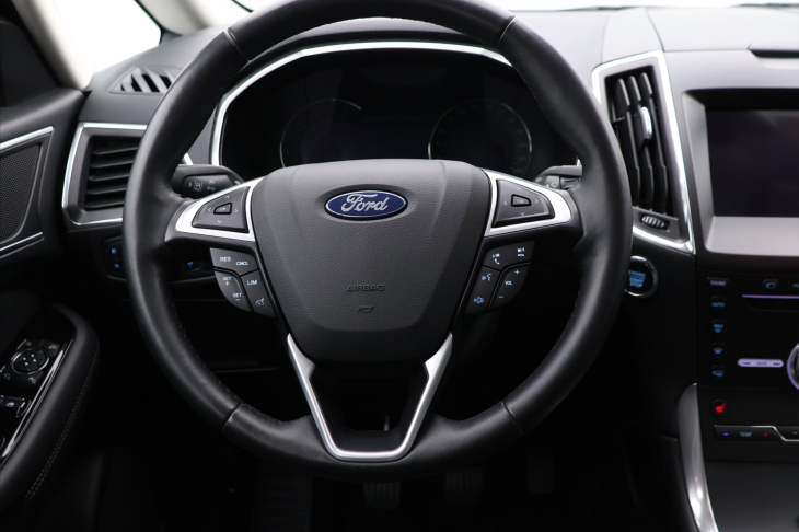 Ford S-MAX 2,0 TDCI 110kW Titanium Pano