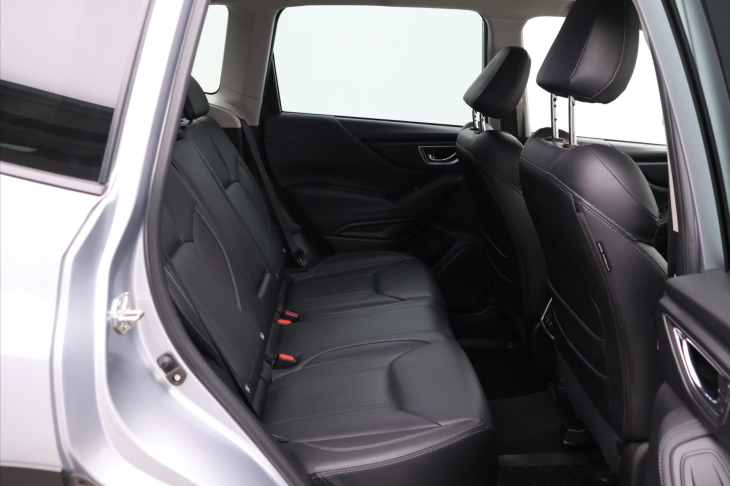 Subaru Forester 2,0 e-BOXER CVT Executive CZ