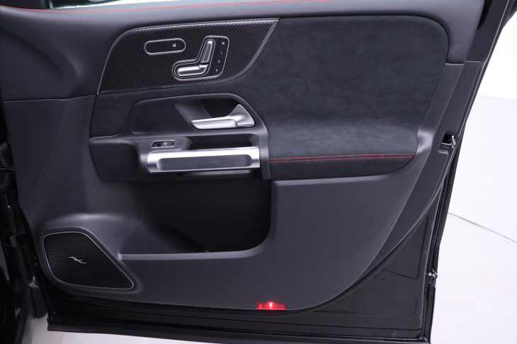 Mercedes-Benz GLB 2,0 200d 4MATIC AMG Premium