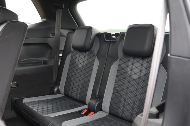 Volkswagen Tiguan Allspace 2,0 TSI 4x4 DSG R-Line 7-Míst