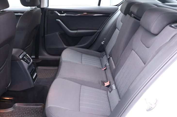 Škoda Octavia 1,6 TDI 85kW Style LED Kessy