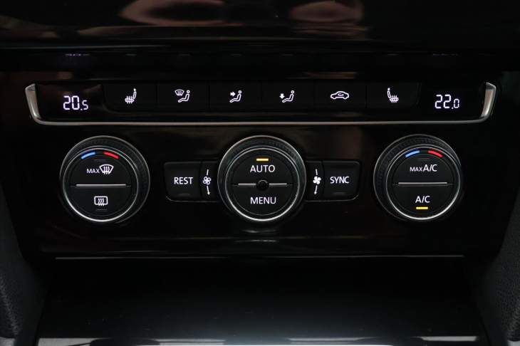 Volkswagen Passat 2,0 TDI 110kW Highline LED CZ