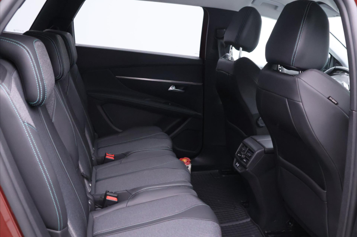 Peugeot 5008 1,5 HDI 96kW Allure 7-Míst DPH
