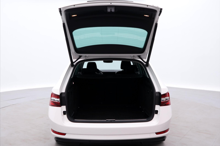 Škoda Superb 2,0 TDI 140kW DSG 4x4 CZ