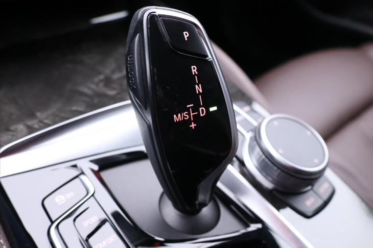BMW Řada 5 3,0 540d 250kW xDrive Laser DPH