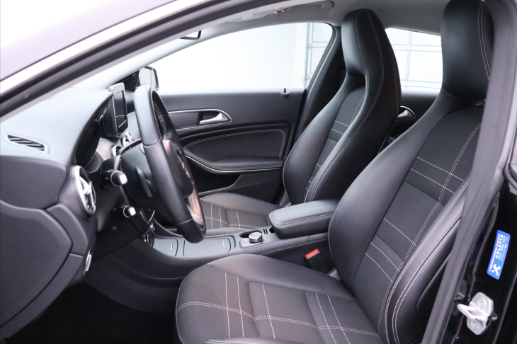 Mercedes-Benz CLA 2,0 250 155kW 4Matic Xenon