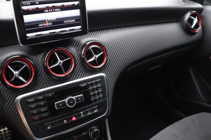 Mercedes-Benz Třídy A 2,0 45 265 kW 4Matic AMG Klima