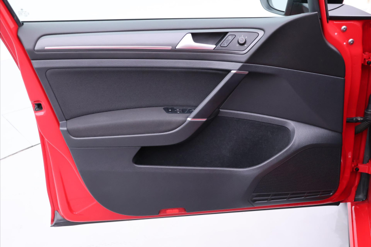 Volkswagen Golf 2,0 TSI GTI Performance 180kW CZ