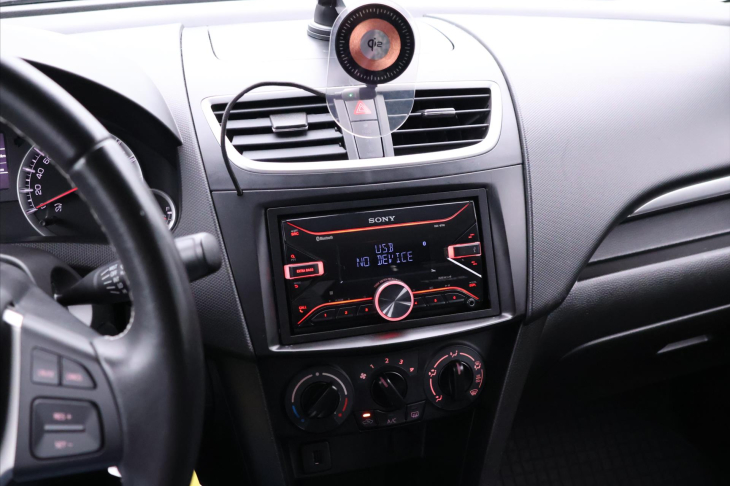 Suzuki Swift 1,2 VVT 69kW CZ klima tempomat