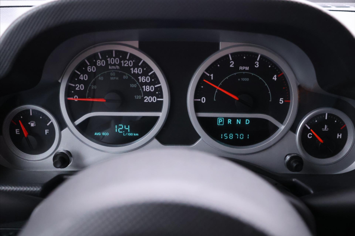 Jeep Wrangler 2,8 CRD 130kW Tažné Klima