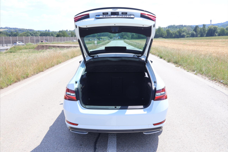 Škoda Superb 1,8 TSI DSG CZ Sportline DCC