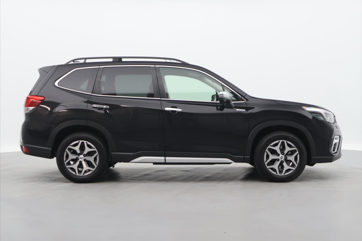Subaru Forester 2,0 e-Boxer 110kW Comfort CZ