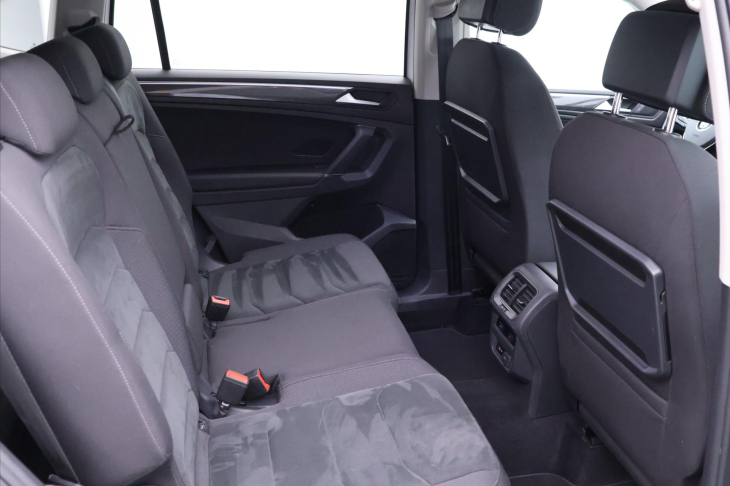 Volkswagen Tiguan Allspace 2,0 TDI DSG Highline 7Míst DPH