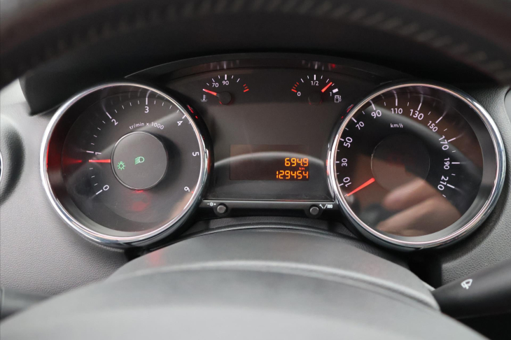 Peugeot 5008 1,6 HDI 88kW Allure 7-Míst DPH