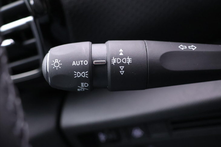 Citroën C4 1,2 PT 96kW Shine Aut Kůže HUD