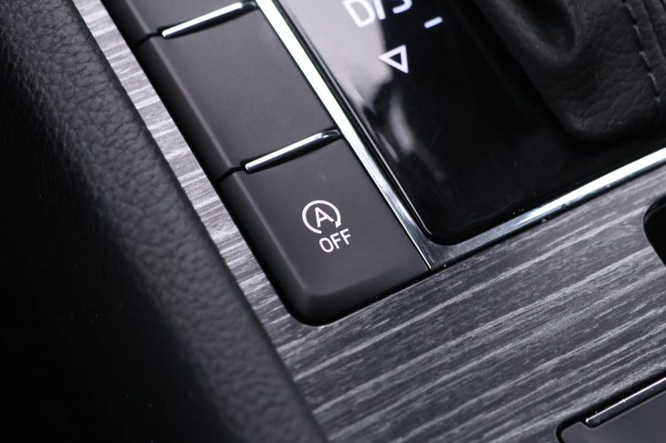 Škoda Superb 1,5 TSI DSG Business 1.Maj DPH