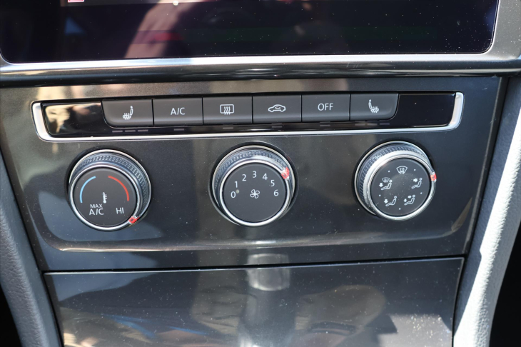 Volkswagen Golf 2,0 TDI 110kW DSG 1.Maj. DPH