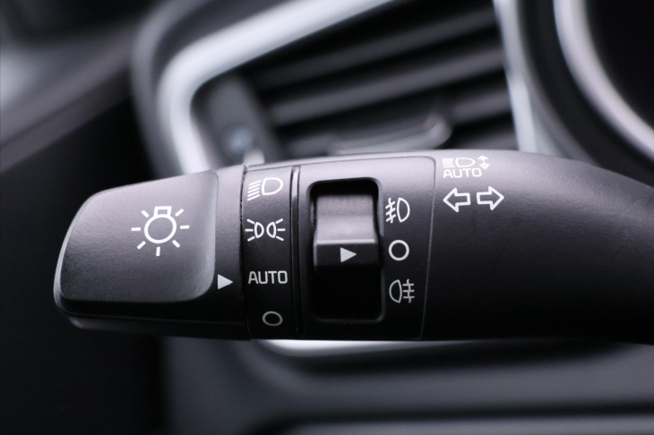 Kia Ceed 1,5 T-GDI 118kW CZ DPH SW