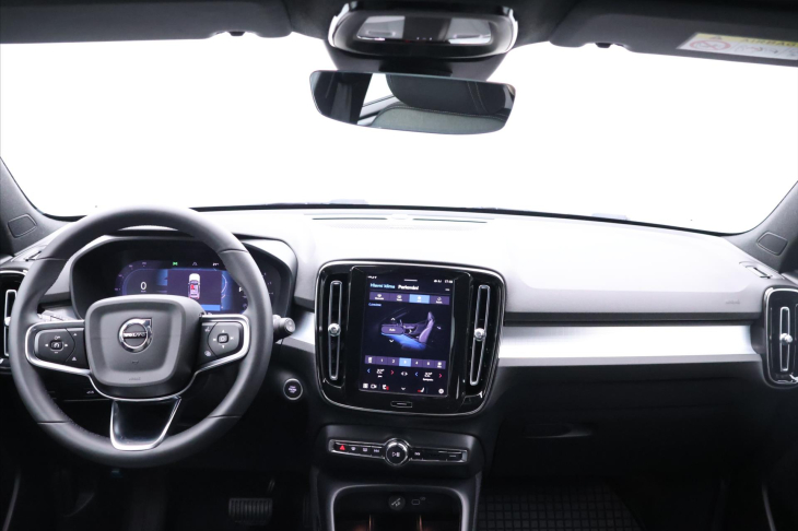 Volvo XC40 2,0 B4 145kW DCT Plus Dark DPH