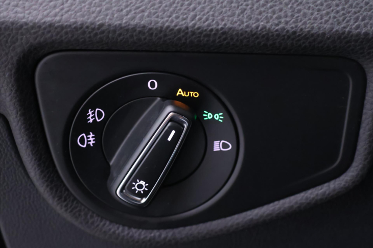 Volkswagen Touran 2,0 TDI 110kW Sound LED DPH