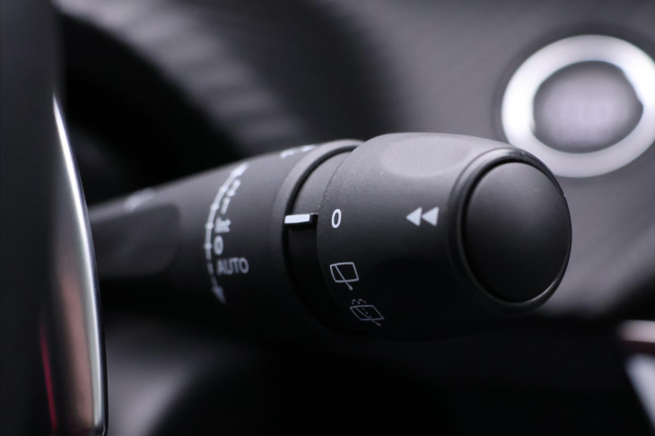 Peugeot 2008 1,2 PT 96kW Aut Allure CZ 1Maj