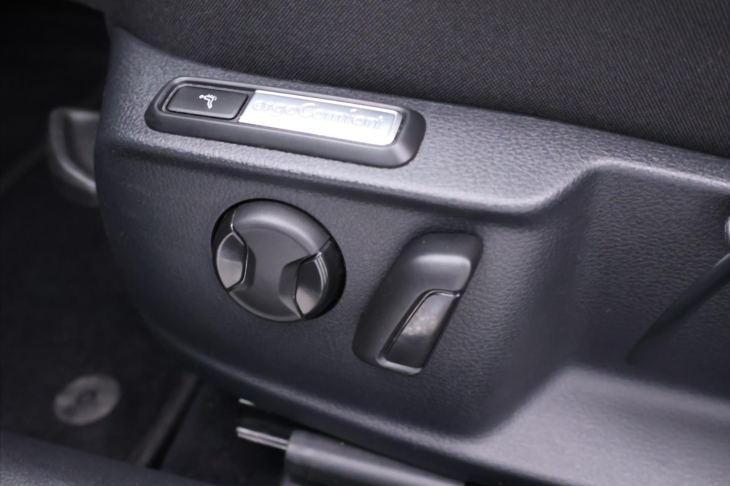 Volkswagen Passat 1,5 TSI 110kW CZ Business LED