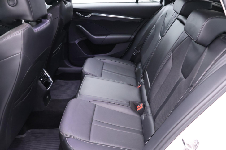 Škoda Octavia 2,0 TDI DSG Style Kůže Matrix
