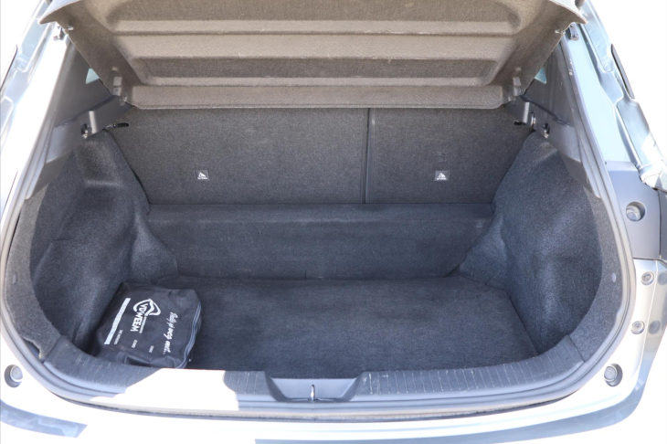 Nissan Qashqai 1,3 DIG-T MHEV Business Tažné