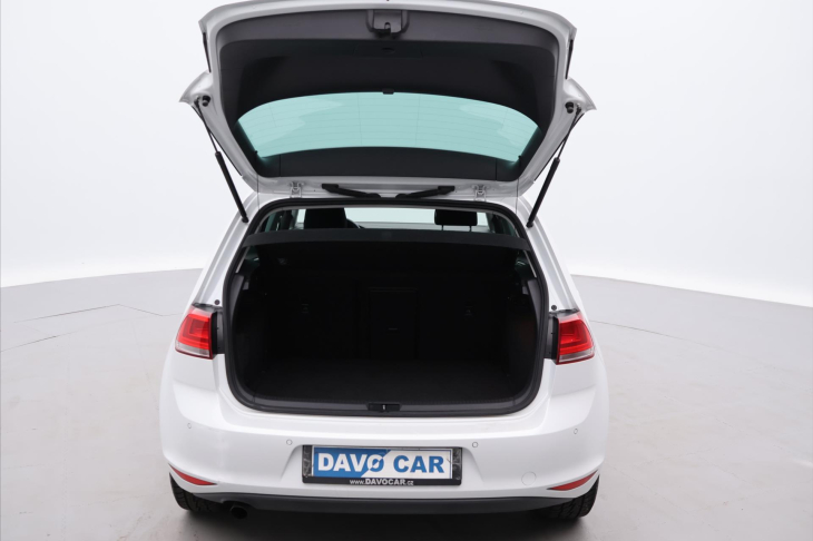 Volkswagen Golf 1,2 TSI 77kw ORIG.ALU Perleť