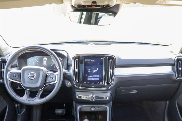 Volvo XC40 2,0 D4 AWD Panorama Tažné