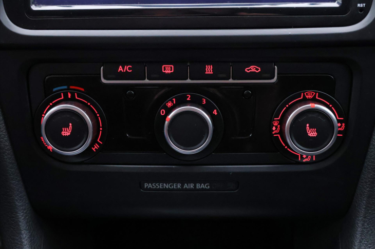 Volkswagen Golf 1,6 TDI DSG Webasto Serv.Kniha