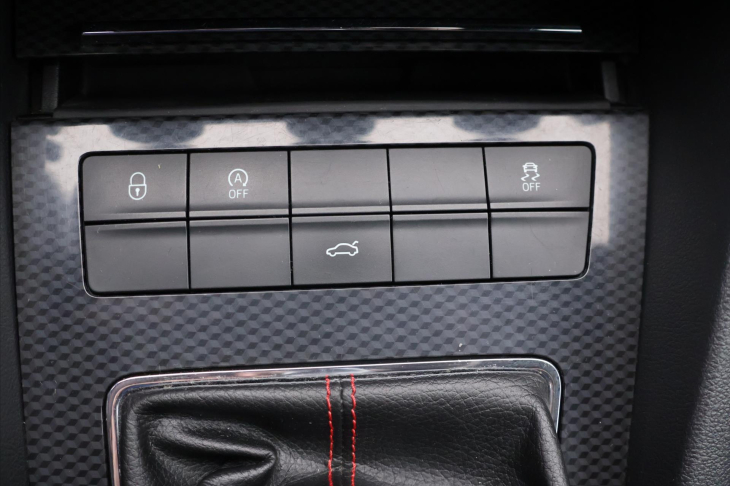 Škoda Octavia 2,0 TDI 135kW Aut.klima Navi RS