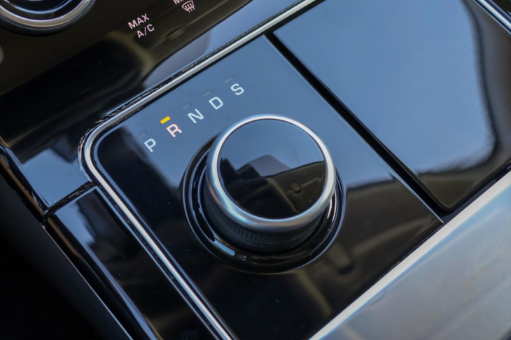 Land Rover Range Rover Velar 2,0 D180 AWD Aut. LED Kůže