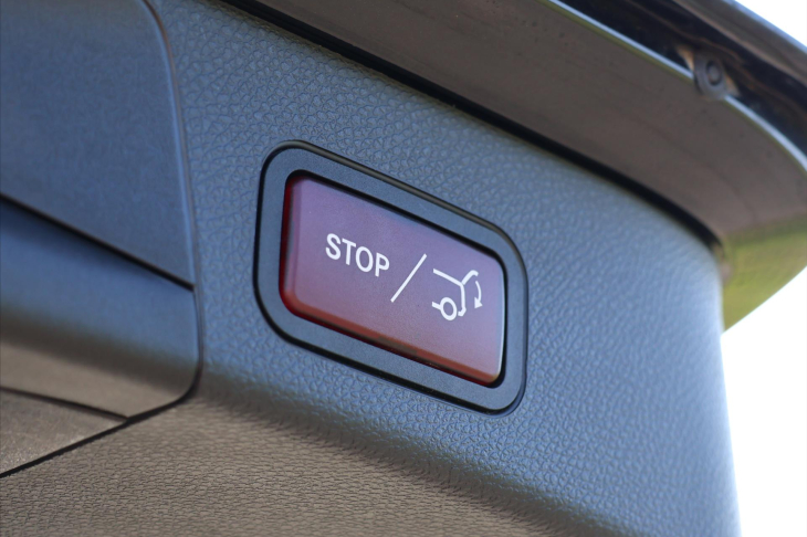 Mercedes-Benz Třídy C 2,0 200 T AMG LED Navi Kůže