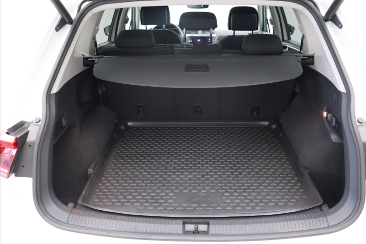 Volkswagen Tiguan Allspace 2,0 TSI 162kW DSG 4M LED 1.Maj