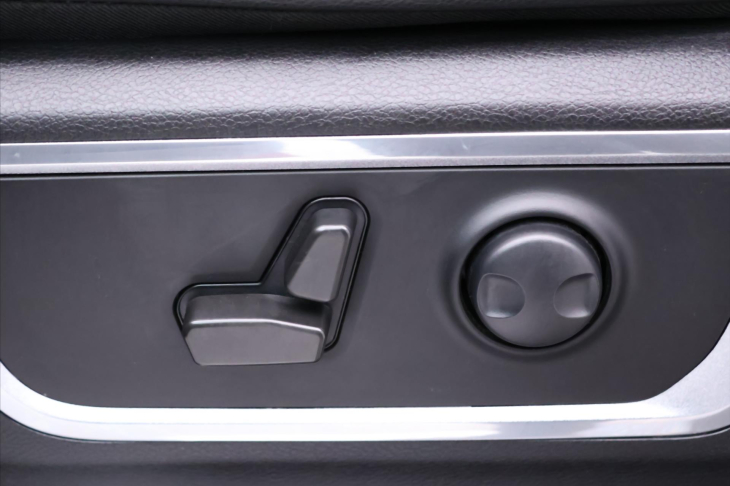 Dodge RAM 5,7 291kW 4x4 Crew Cab CZ DPH