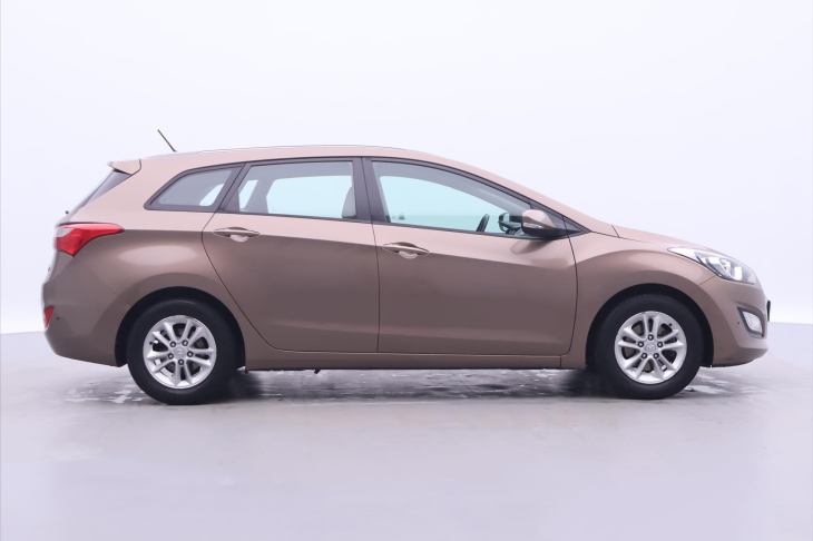 Hyundai i30 1,6 GDi 99kW CZ Trikolor Plus