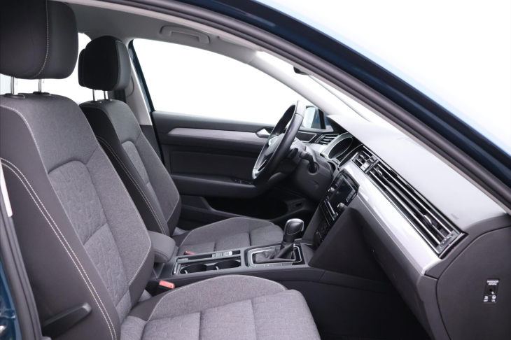 Volkswagen Passat 1,5 TSI 110kW DSG Business DPH