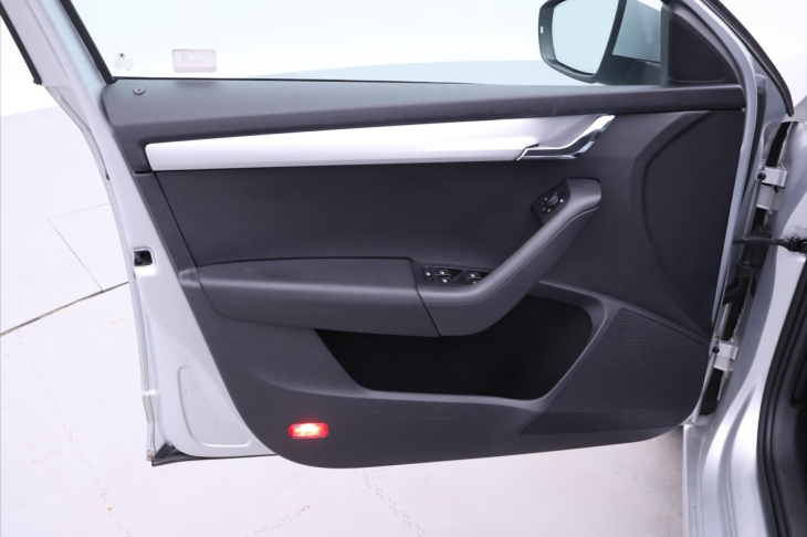 Škoda Octavia 2,0 TDI 110kW DSG Xenon CZ